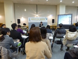 「お金をかけない情報発信～ソーシャルメディアを活用しよう～」セミナーの様子中央全景